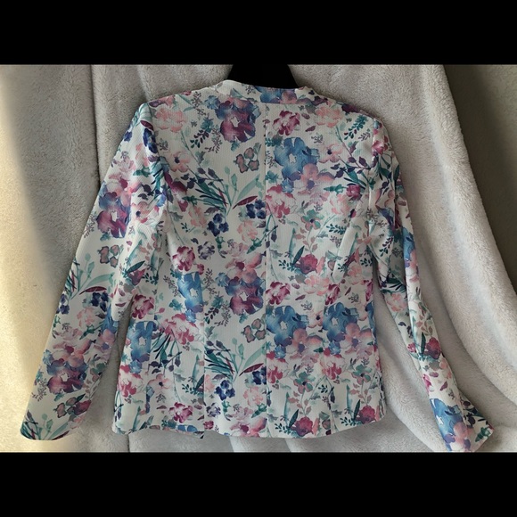 Floral water color blazer - Picture 3 of 3